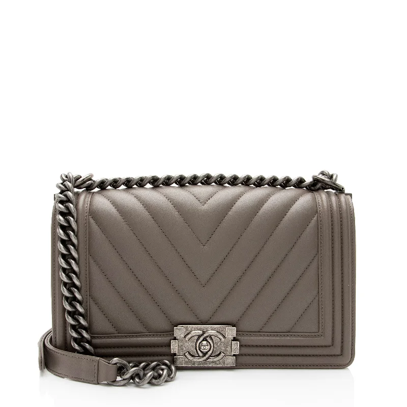 Chanel Chevron Lambskin Old Medium Boy Bag (SHF-fEUBkq)