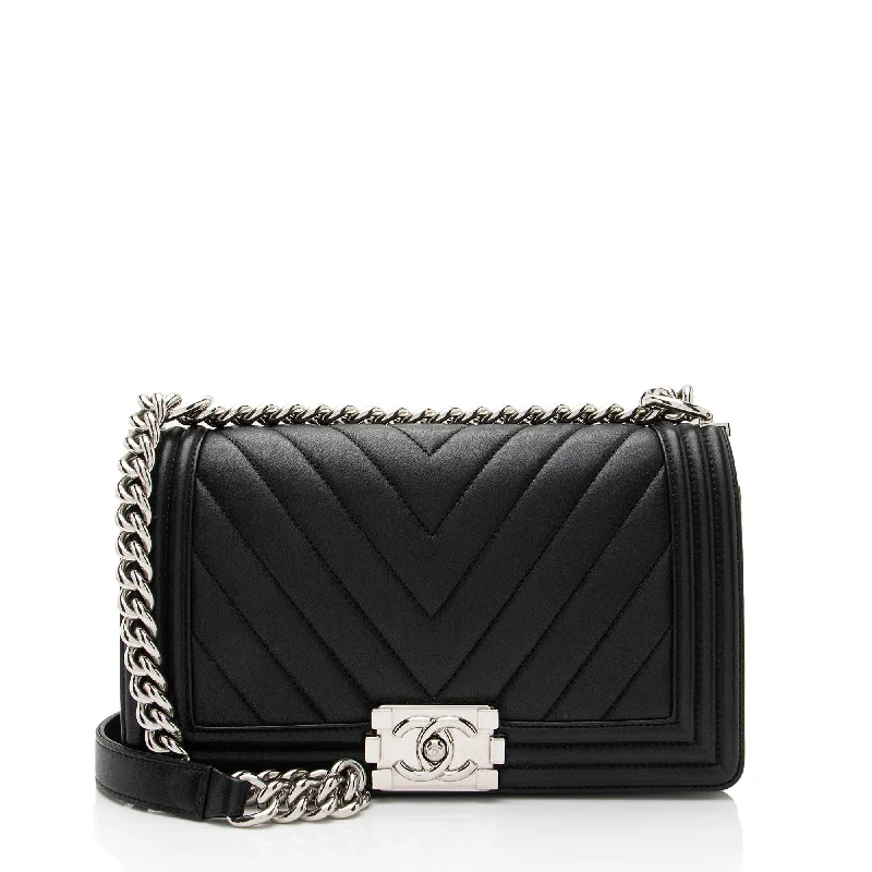 Chanel Chevron Lambskin Old Medium Boy Bag (SHF-OmJ6kv)