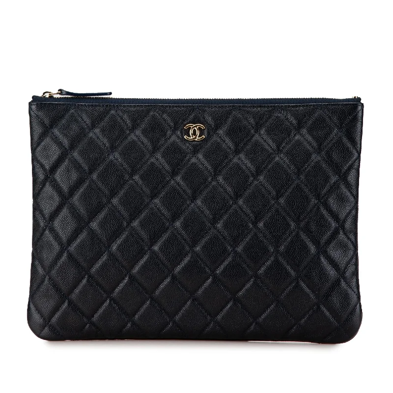 Chanel Medium Quilted Caviar O Case Clutch (SHG-bgRUQW)