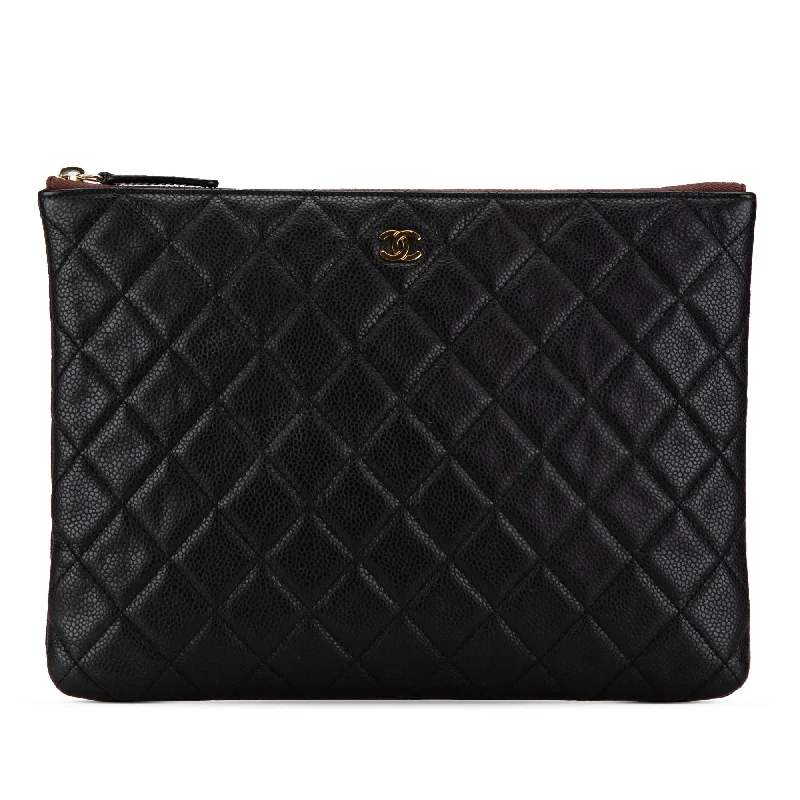 Chanel Medium Quilted Caviar O Case Clutch (SHG-iUwYer)