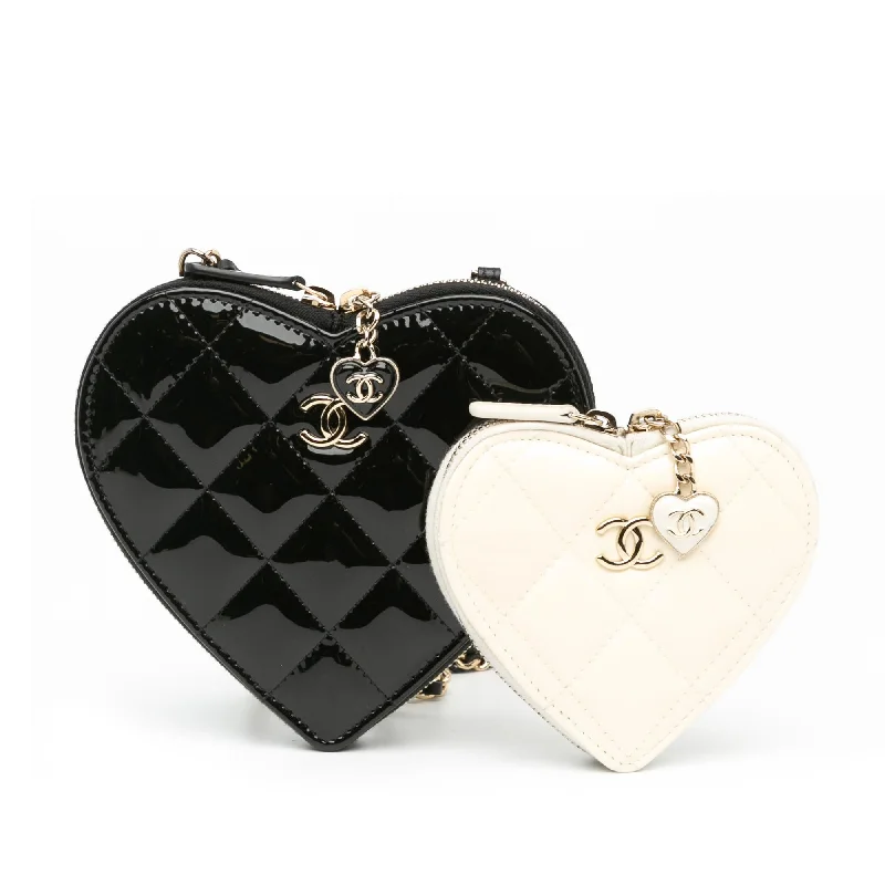 Chanel Quilted Patent Calfskin CC Heart Clutch With Chain (SHG-D1UX0k)