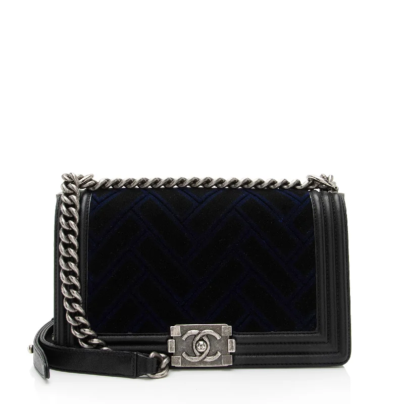 Chanel Velvet Quilted Old Medium Boy Bag (SHF-yjKLJH)