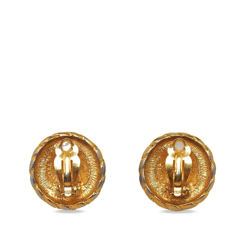 Chanel CC Clip-on Earrings (3LlGNd)