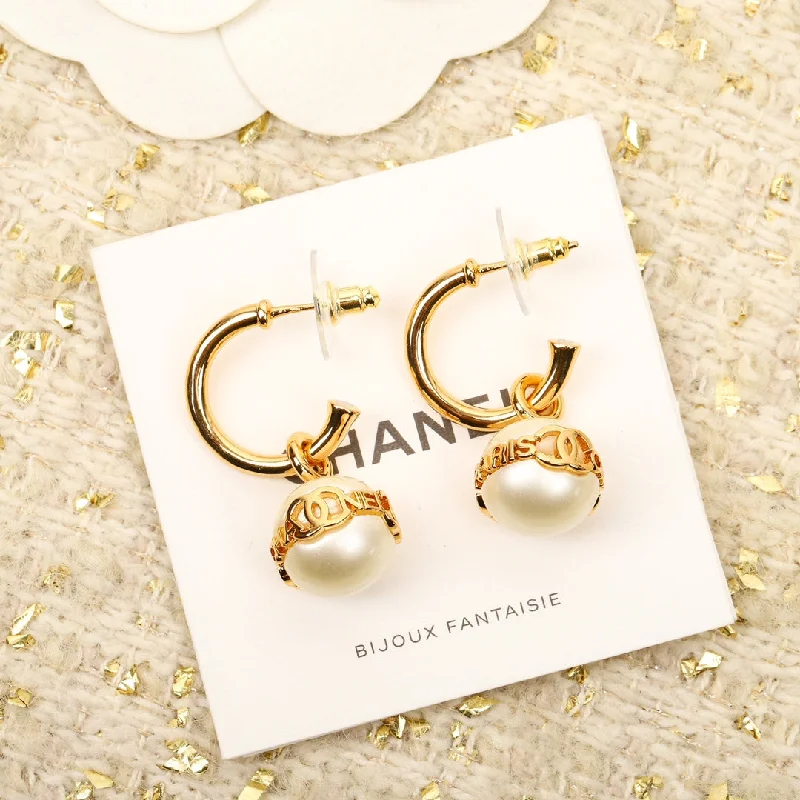 Light Luxury Chanelmpagne Pearl Lion Double C Premium Earrings EHA141