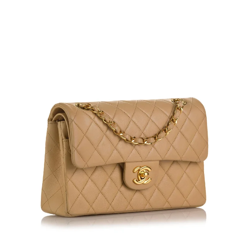 Chanel Small Classic Lambskin Double Flap (49UEuo)