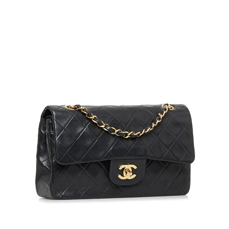 Chanel Small Classic Lambskin Double Flap (RbbS9f)