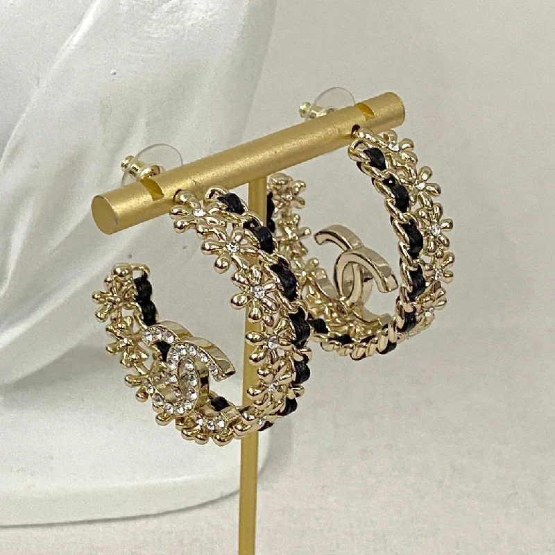 Chanelnel's new hollow double C earrings EH13168A60