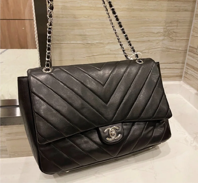 Leather Chanel shoulder woman handbag