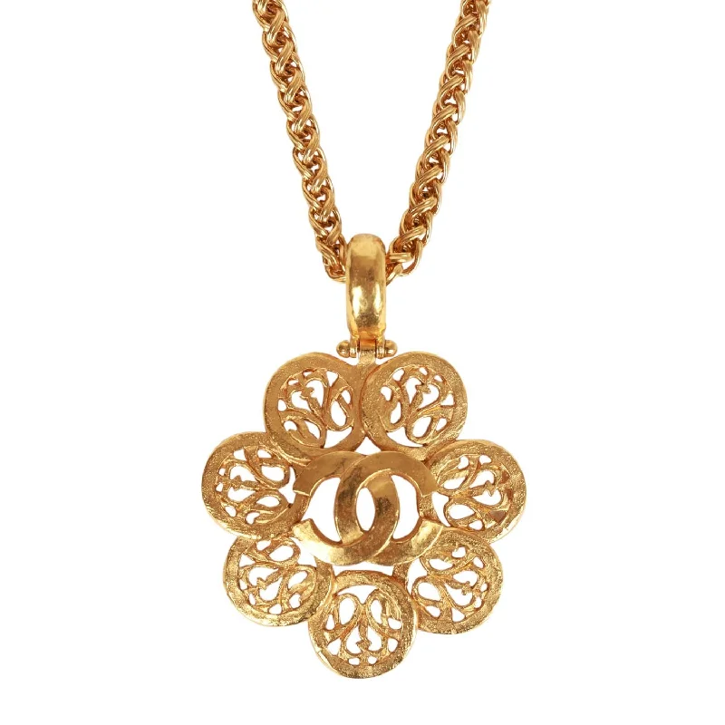 Chanel Vintage Gold Plated Interlocking CC Medallion Necklace