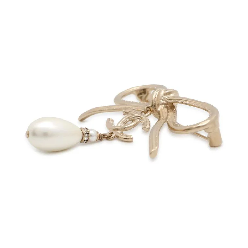 CHANEL CC Logo Ribbon Brooch Gold AB8392 Metal Faux Pearl  Rhinestone