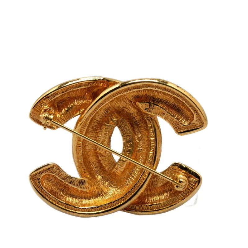 CHANEL Matelasse Brooch