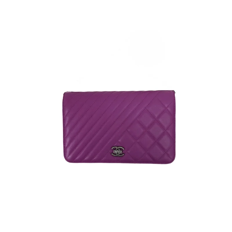 Wallet on Chain WOC in Purple with RHW